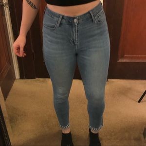 Old Navy Rockstar High-Rise Frayed Jeans Size 8